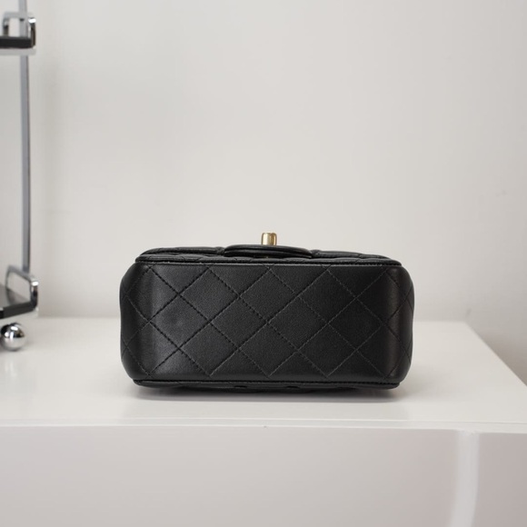 CHANEL Black Quilted Crossbody Bag - Picture 5 of 9